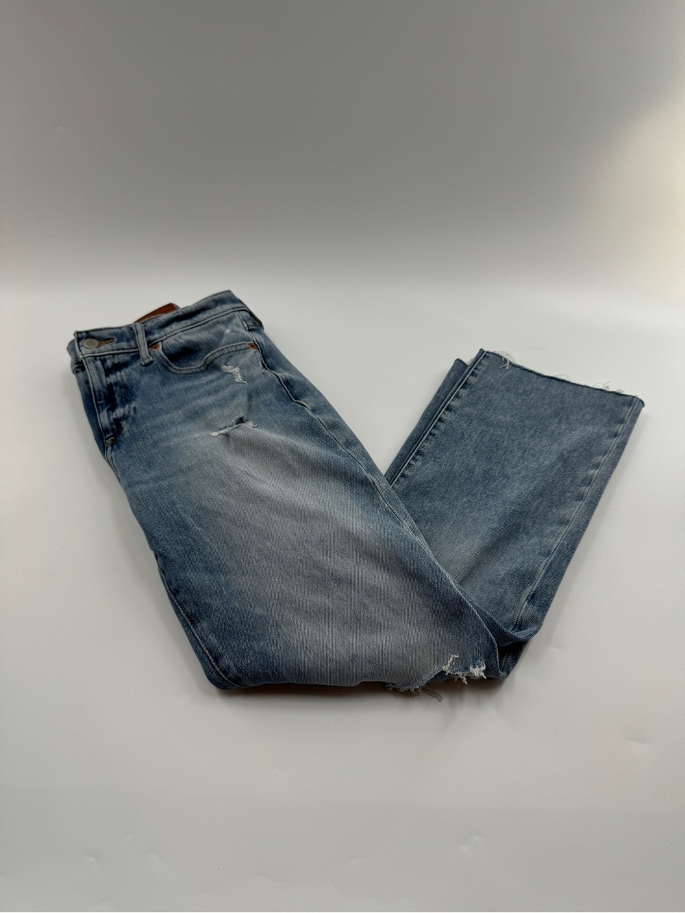 Lucky Brand Light Wash Distressed Jeans Women's 2/26R Straight Leg